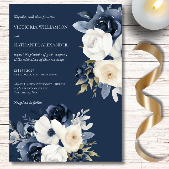 Convites Tons de Azul e Floral Branco no Casamento Azul-Mar (Criador carregado)