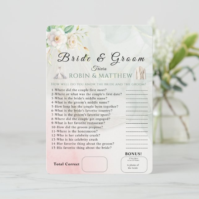 Convites Trendy Bride & Groom Trivia Wedding Game (Em pé/Frente)