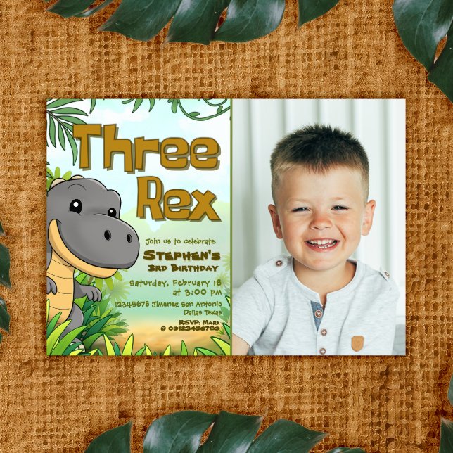 Convites Três aniversário de 3 anos Rex Boy com foto (Three Rex Boy 3rd Birthday with Photo Picture Landscape Invitation)