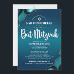 Convites Turquesa Ombre Bat Mitzvah Agate Script 2 Venue<br><div class="desc">Tenha orgulho, alegria e mostre este marco do seu Bat Mitzvah favorito! Enviar este convite legal, único, moderno e personalizado para um evento que se lembre. A tipografia da escrita branca e uma estrela dourada falsa de David sobrepõem um fundo azul-azul-turquesa profundo com agato azul-turquesa acentuado com veias douradas falsas....</div>
