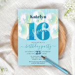 Convites Turquoise Sweet 16 Birthday Balloon Glitter Script<br><div class="desc">"Feliz Doce 16". Envie este convite de festas maravilhoso, simples, festivo, moderno, personalizado para um evento a se lembrar. A tipografia azul-lacrimogênea, gráfica, profunda e escrita manuscrita recobre um brilho azul-lacrimogêneo "16", balões azul-aqua verdes e luzes de cordas brilhantes douradas sobre um fundo azul-aqua-claro-suave. Personalize o texto personalizado com o...</div>