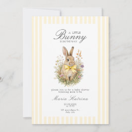 Convites Um adorável coelhinho floral com laço amarelo para