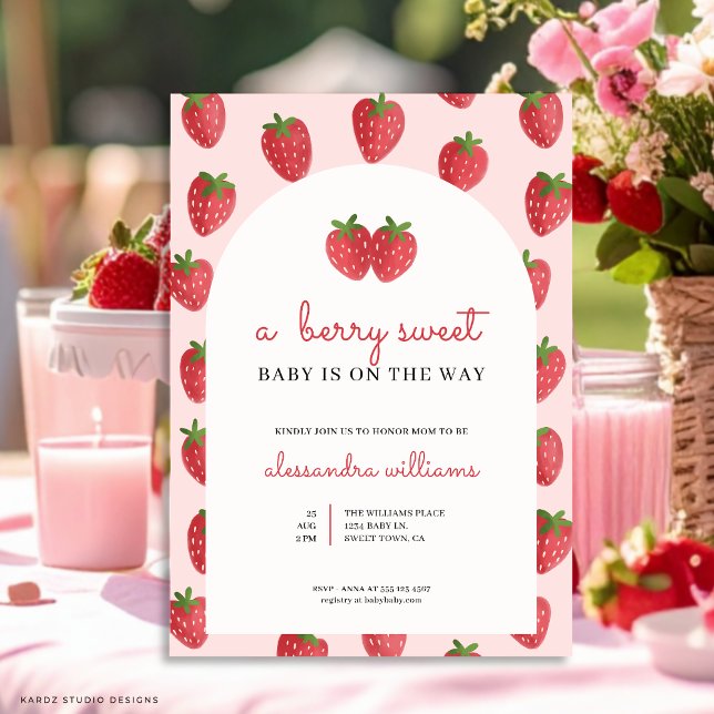 Convites Um Bebê Berry Sweet está no caminho do Chá de fral (Invite shown in 5 x 7 inches, choose size, paper and corner style. Buy print or digital invitations.)
