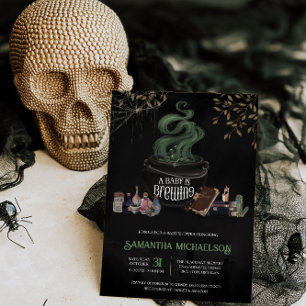 Convites Um bebê está a criar Chá de fraldas de Halloween
