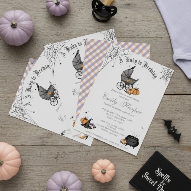 Convites Um bebê está criando Cinzas de gênero Chá de frald (Cute Gothic Baby Shower Invite. Spooky Victorian Stroller, Black Crow, Orange Pumpkins, Witch Hat)