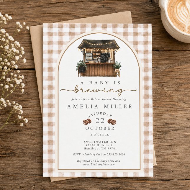 Convites Um Bebê Está Sendo Preparado Chuveiro de Bebê Xadr (A Baby is Brewing Brown Gingham Baby Shower Invitation)