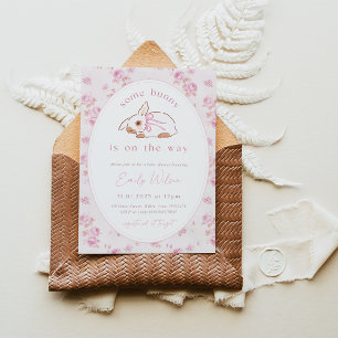 Convites Um Bunny está no Caminho para o Chá de fraldas Con