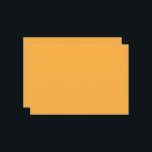 Convites um fundo amarelo com uma<br><div class="desc">O design é um quadrado amarelo brilhante com cor uniforme. Parece ser uma superfície sólida e plana sem textura nem padrão visíveis. A cor amarela é consistente em todo o quadro,  fazer-a uma imagem simples e vibrante.</div>