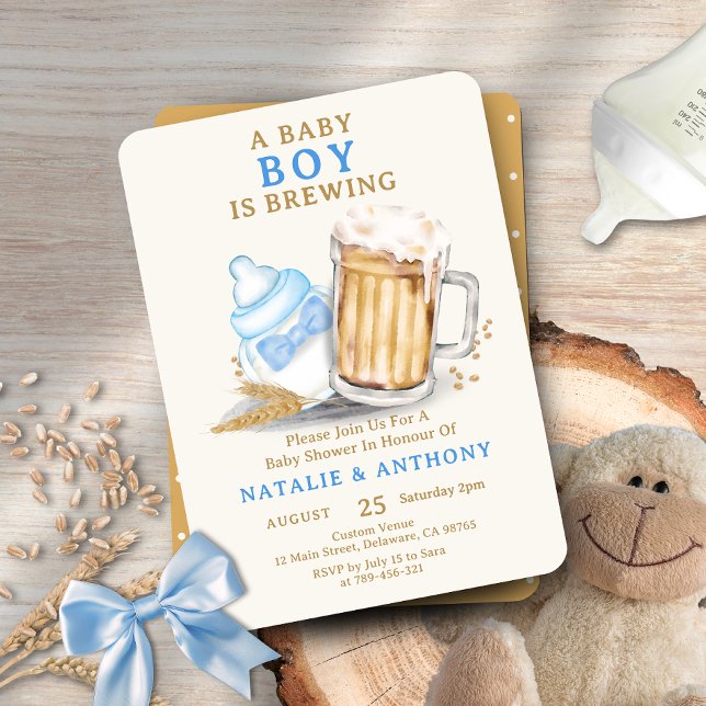 Convites Um Menino Está A Criar Chá de fraldas Azul Arco (A Baby Boy is Brewing Blue Bow Tie Baby Shower Invitation)