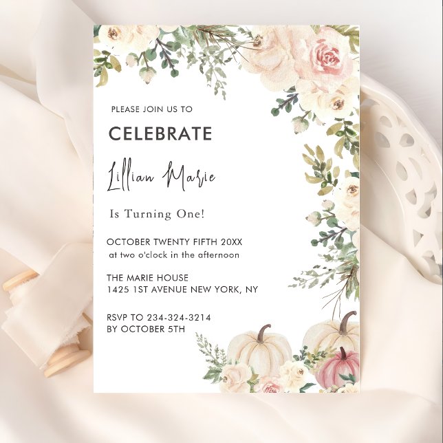 Convites Um Pequeno Aniversário Da Menina De Pumpkin (Criador carregado)