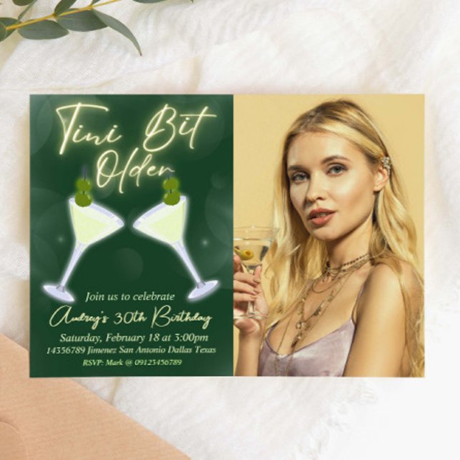 Convites Um pouco mais velho - Martini com foto (A Tini Bit Older - Martini with Photo Picture Landscape Invitation)