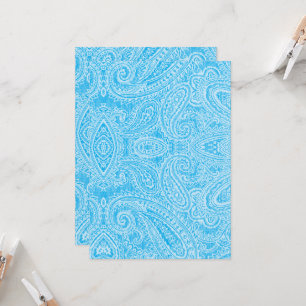 Convites Um tecido azul vibrante com padrões complexos