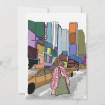 Uma mulher caminha por uma rua movimentada da cida