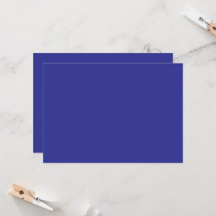 Convites uma parede azul com um relógio