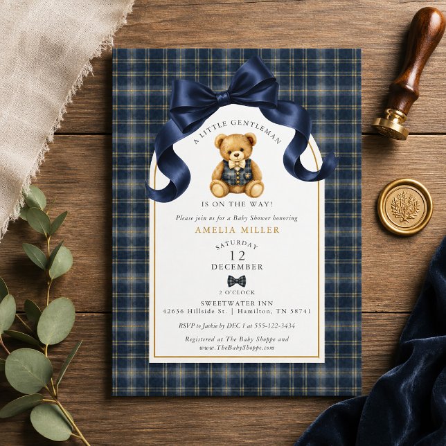 Convites Urso de pelúcia Plaid Polo Pequeno Cavalheiro Chur (Plaid Polo Teddy Bear Little Gentleman Baby Shower Invitation)