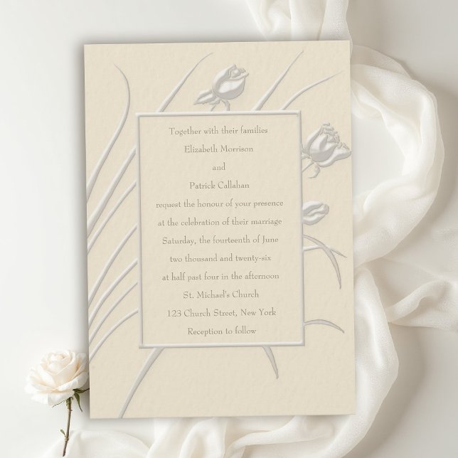 Convites Valsa de Rosa Ecru Formal Clássico Moderno Casamen (modern classic wedding invitation ecru roses waltz formal traditional faux embossed black tux)