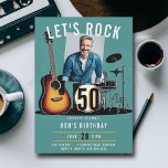 Convites Vamos Rock Guitar Drums Men 50th Birthday Photo<br><div class="desc">Procurando ideias de 50 anos dos homens? Comemore seu aniversário marcante com uma festa rock and roll,  começando com este convite para fotos do festival de música divertida que mostra um violão e um conjunto de tambores.</div>