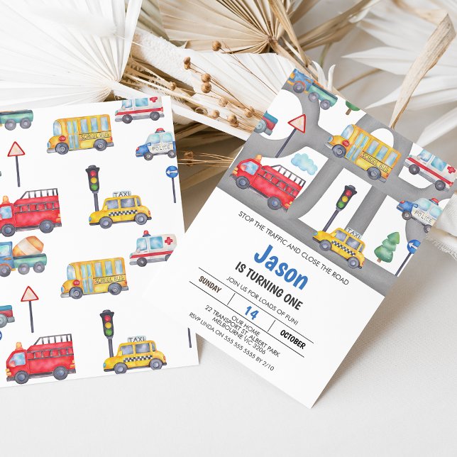 Convites Veículos de transporte ou primeiro aniversario rod (Cute boy's transport themed first birthday invitation featuring various vehicles and grey road.)