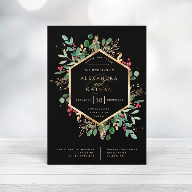 Convites Verde dourado em Preto | Casamento de Natal (This black Christmas wedding invitation is a stunner!)