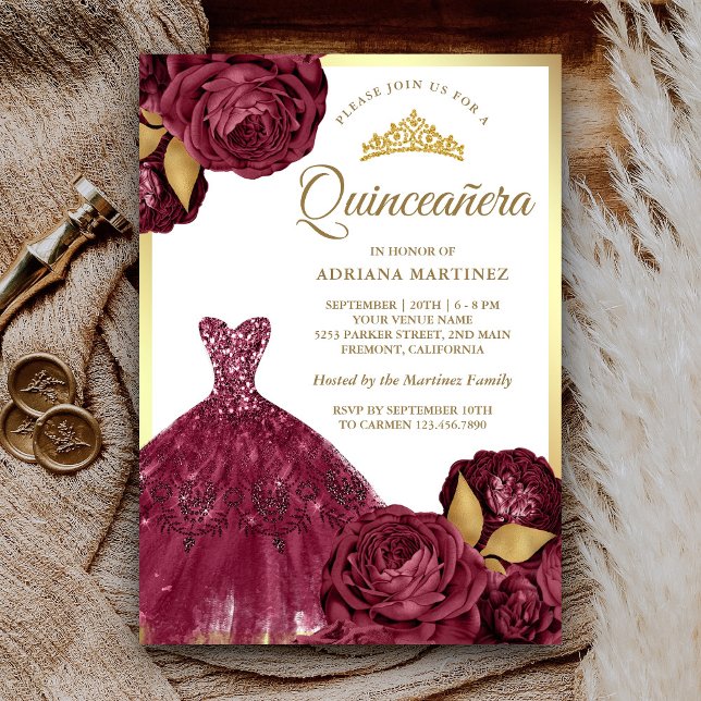 Convites Vestido de Quinceanera Burgundy com Flores Dourada (Criador carregado)