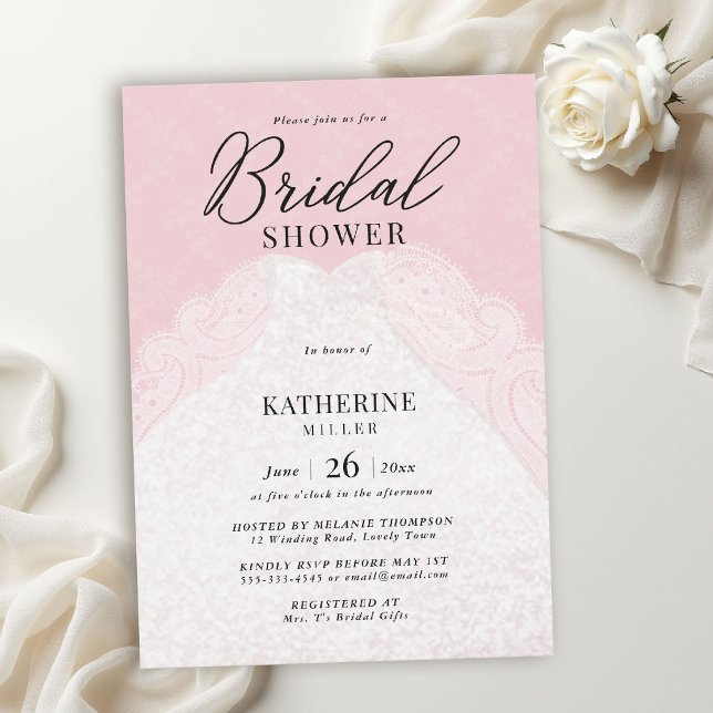 Convites Vestido Pérolas de Renda Rosa Elegante Chá de Noiv (lace bridal shower theme blush pink white elegant dress pearls modern calligraphy classy invitation)