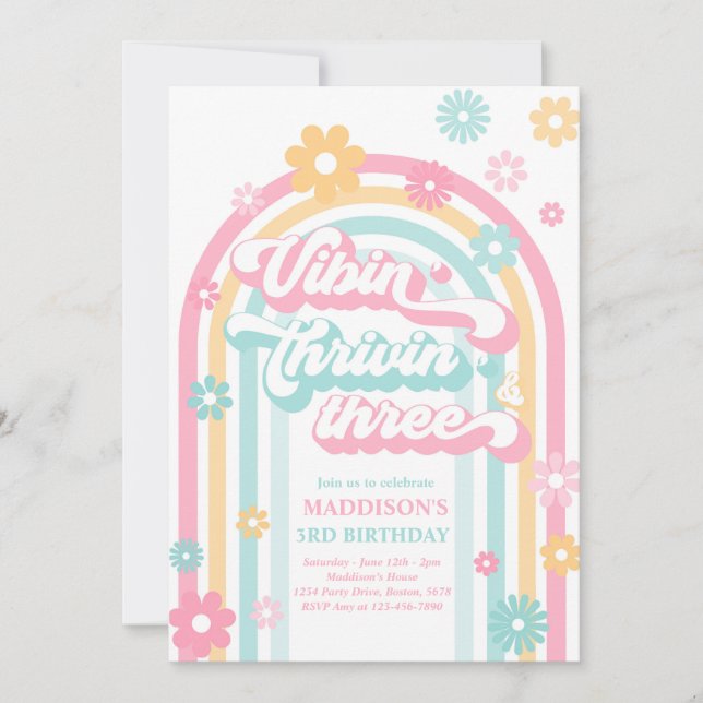 Convites Vibin' Thrivin 'Three Boho Daisy Rainbow Birthday (Frente)