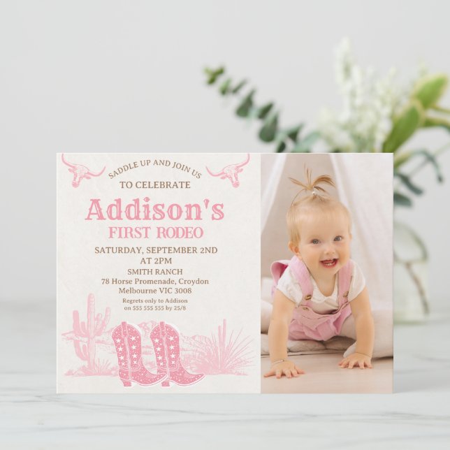 Convites Vintage Pink Photo Cowgirl First Rodeo Birthday (Em pé/Frente)