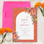 Convites Watercolor Floral Magenta Fuchsia Sweet Dezesseis<br><div class="desc">Este divertido e vibrante convite 16 tem sotaques laranja,  rosa e roxo. O fundo é um padrão geométrico de laranja e magenta,  com flores a aquarela sobrepostas,  incluindo rosas e flores silvestres.</div>