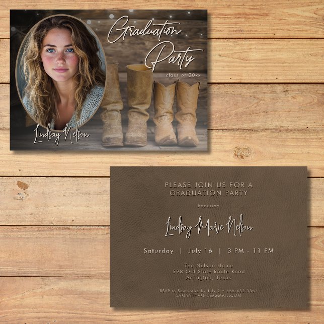 Convites Western Cowboy Boots Festa de formatura de Fotogra (Western Cowboy Boots Rustic Photo Graduation Party Invitation)