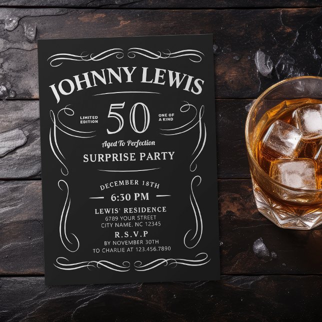 Convites Whiskey de qualquer idade temia surpresa 50 anos (Any Age Whiskey themed surprise 50th birthday Invitation)
