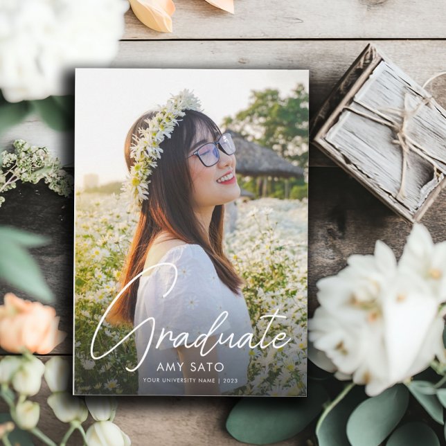 Convites White Script de Graduação de Fotos Moderna (Criador carregado)