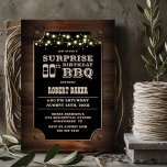 Convites Wood Surprise 80th Birthday BBQ<br><div class="desc">Convide seus amigos e entes queridos com este convite de aniversário de 80 surpresa de na moda de de, que apresenta uma área de texto personalizável que permite incluir sem esforço todos os detalhes necessários para sua celebração especial de aniversário surpresa para o convidado de honra, incluindo a data, hora,...</div>