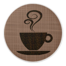 Copo à terra na serapilheira - botão do armário