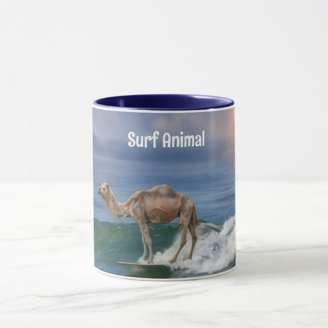 Copo de Caneca de Camelo Surfando em uma Onda Dive (Centro)