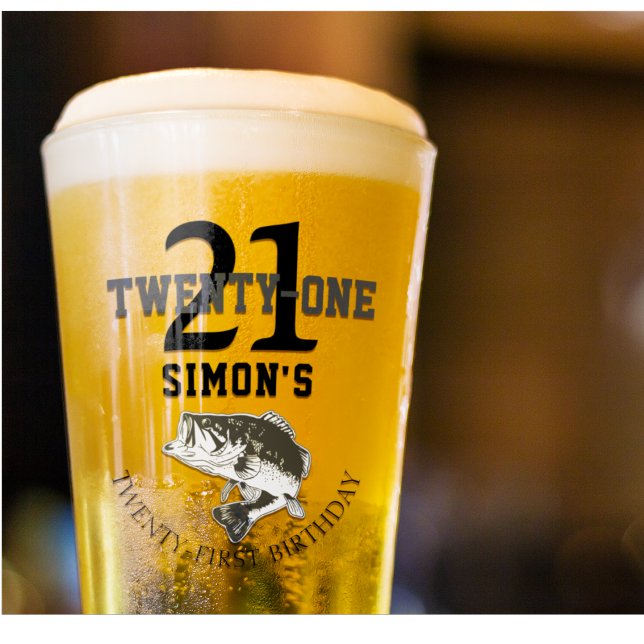 Copo De Pint 21º Aniversário Da Pesca De Baixo Considerou 21 (Custom Twenty First Birthday Bass Fishing Beer Glass)