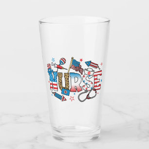 Copo De Pint 4 De Julho, Bebendo Patriótico De Enfermeira