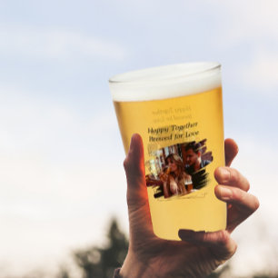 Copo De Pint A Hoppy Juntou-Se Para A Taça De Cerveja De Amor