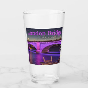 Copo De Pint A Ponte de Londres se acendeu com luzes roxas!