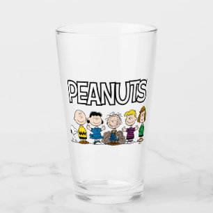 Copo De Pint Amendoins Amigos Em Uma Fila
