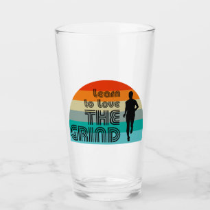 Copo De Pint Aprenda A Amar O Grind Executando O Retro