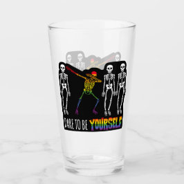 Copo De Pint Atrevo-Me A Ser Você Mesmo Halloween A Dabbing Ske