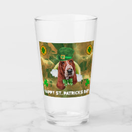 Copo De Pint Basset Hound Dourado Feliz Rua. Dia dos Patricinho
