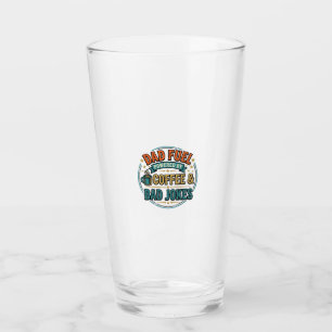 Copo De Pint Café Combustível para Papai e Piadas Ruins Camisa