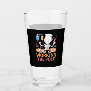 Copo De Pint Camiseta essencial de enfermeira de Halloween esqu