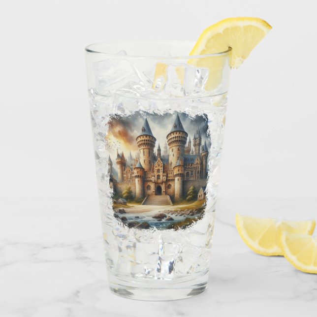 Copo De Pint Castelo Medieval no Sunset com Céu Atmosférico (Gelo traseiro)
