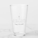 Copo De Pint Chanukah<br><div class="desc">Chanukah merece algo mais. Algo especial! Essa design apresenta uma estética bonita,  simplista,  minimalista com seu toque moderno e seu delicado talento. Celebrar Chanukah com a coordenação da decoração e dos acessórios. Faça deste ano um Chanukah para se lembrar!</div>