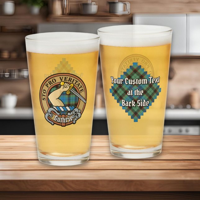 Copo De Pint Clan Guthrie Crest sobre Tartan (Criador carregado)