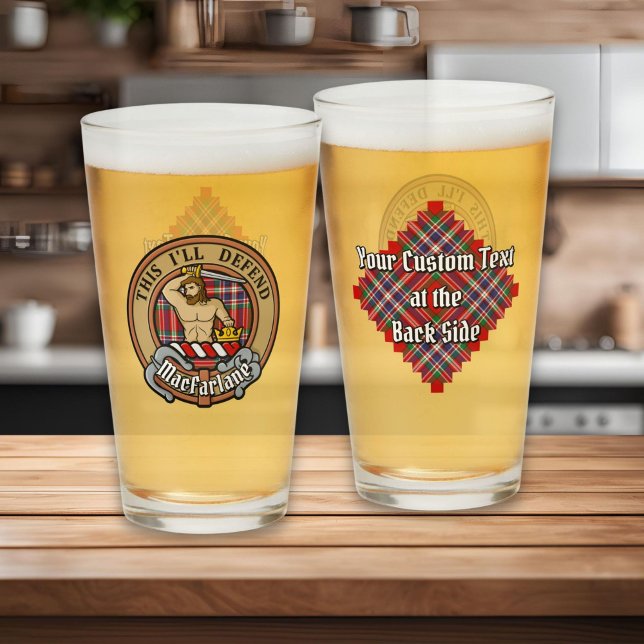 Copo De Pint Clan MacFarlane Crest sobre Red Tartan (Criador carregado)