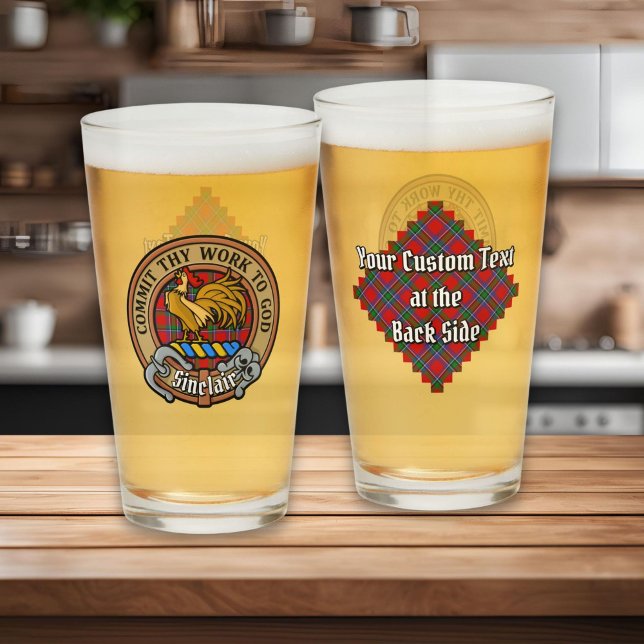 Copo De Pint Clan Sinclair Crest sobre o Red Tartan (Criador carregado)