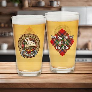 Copo De Pint Clan Stewart Crest sobre o Royal Tartan